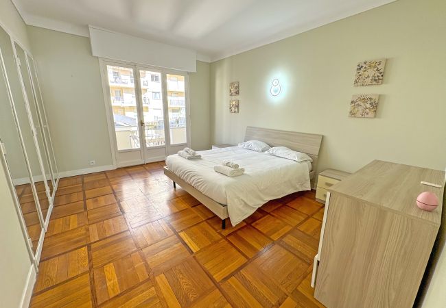 Apartment in Nice - SUFFREN PROMENADE Apartment in Nice - SUFFREN PROMENADE