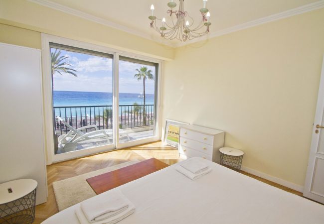Apartment in Nice - CARIATIDES PROMENADE SEA VIEW Apartment in Nice - CARIATIDES PROMENADE SEA VIEW