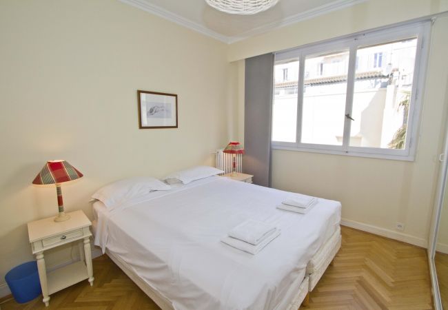 Apartment in Nice - CARIATIDES PROMENADE SEA VIEW Apartment in Nice - CARIATIDES PROMENADE SEA VIEW