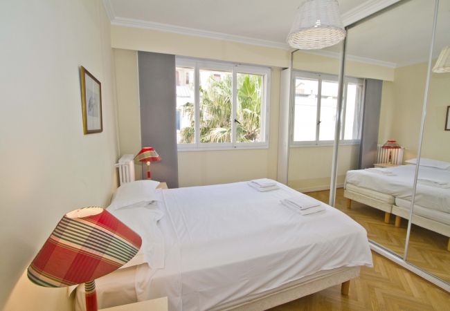 Apartment in Nice - CARIATIDES PROMENADE SEA VIEW Apartment in Nice - CARIATIDES PROMENADE SEA VIEW