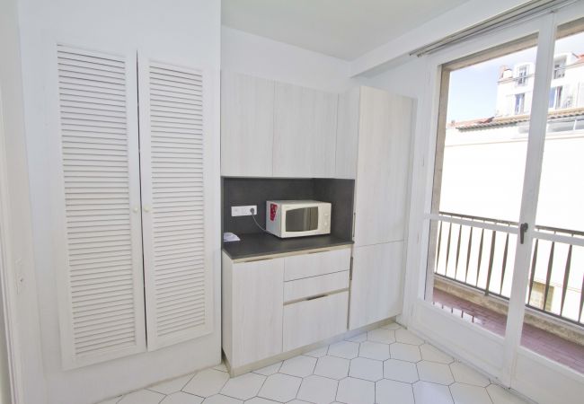 Apartment in Nice - CARIATIDES PROMENADE SEA VIEW Apartment in Nice - CARIATIDES PROMENADE SEA VIEW