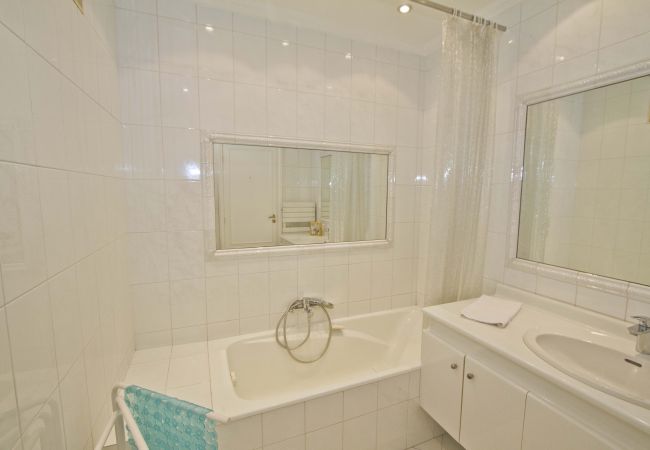 Apartment in Nice - CARIATIDES PROMENADE SEA VIEW Apartment in Nice - CARIATIDES PROMENADE SEA VIEW