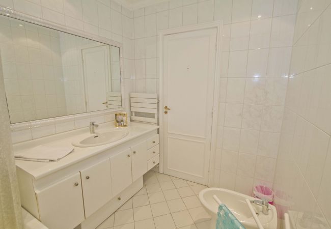Apartment in Nice - CARIATIDES PROMENADE SEA VIEW Apartment in Nice - CARIATIDES PROMENADE SEA VIEW