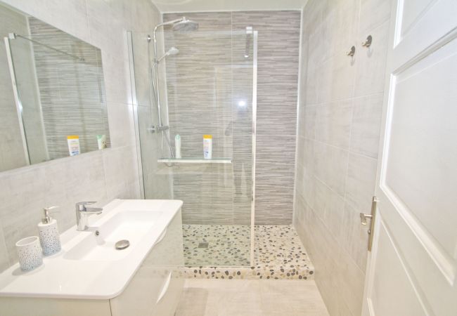 Apartment in Nice - AZUR PROMENADE  Apartment in Nice - AZUR PROMENADE