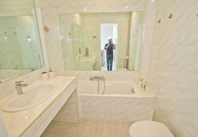 Apartment in Nice - AZUR PROMENADE  Apartment in Nice - AZUR PROMENADE