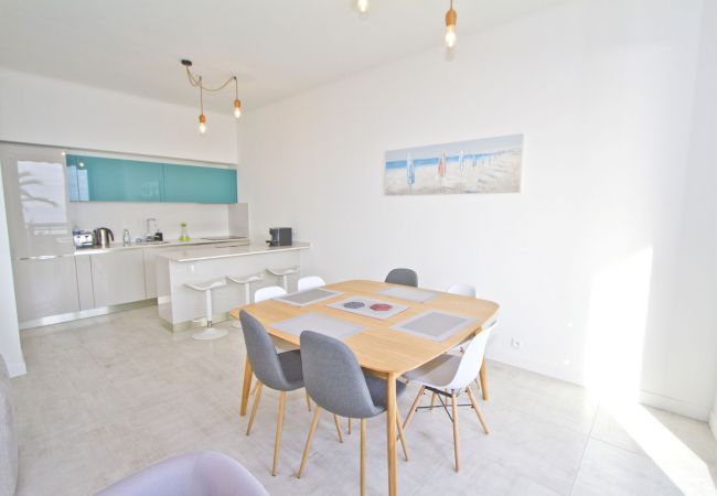 Apartment in Nice - AZUR PROMENADE  Apartment in Nice - AZUR PROMENADE