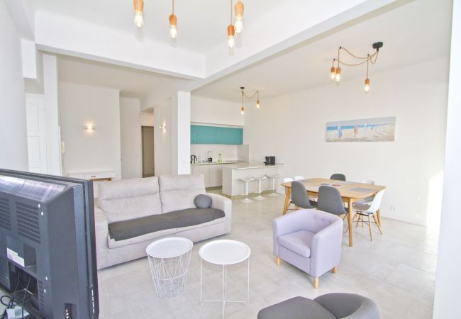 Apartment in Nice - AZUR PROMENADE  Apartment in Nice - AZUR PROMENADE