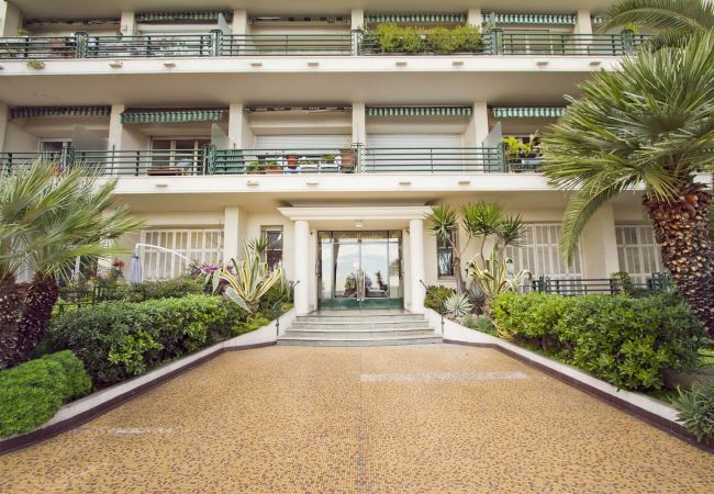 Apartment in Nice - BEACHSIDE SUITE PANORAMIC PROMENADE Apartment in Nice - BEACHSIDE SUITE PANORAMIC PROMENADE