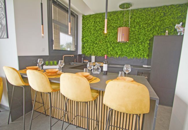 Apartment in Nice - LUXURY GARDEN JACUZZI PROMENADE Apartment in Nice - LUXURY GARDEN JACUZZI PROMENADE