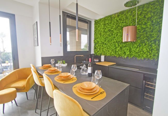 Apartment in Nice - LUXURY GARDEN JACUZZI PROMENADE Apartment in Nice - LUXURY GARDEN JACUZZI PROMENADE