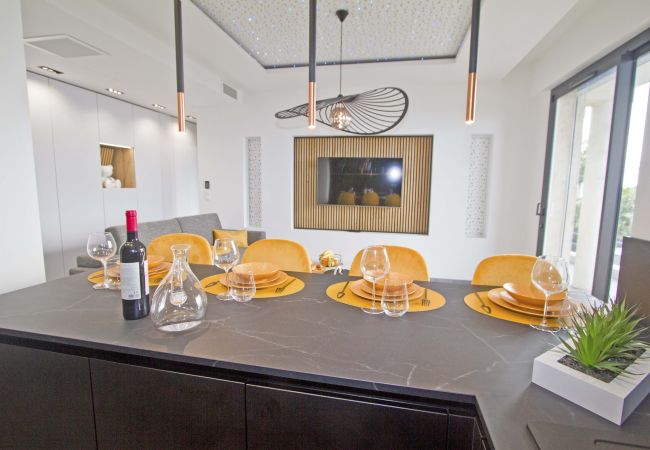 Apartment in Nice - LUXURY GARDEN JACUZZI PROMENADE Apartment in Nice - LUXURY GARDEN JACUZZI PROMENADE