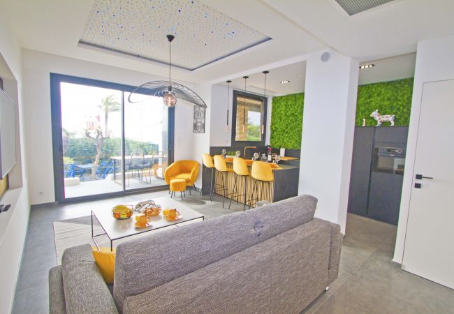 Apartment in Nice - LUXURY GARDEN JACUZZI PROMENADE Apartment in Nice - LUXURY GARDEN JACUZZI PROMENADE