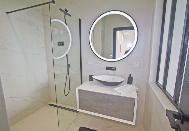 Apartment in Nice - LUXURY GARDEN JACUZZI PROMENADE Apartment in Nice - LUXURY GARDEN JACUZZI PROMENADE