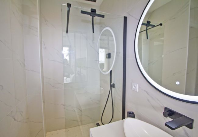 Apartment in Nice - LUXURY GARDEN JACUZZI PROMENADE Apartment in Nice - LUXURY GARDEN JACUZZI PROMENADE
