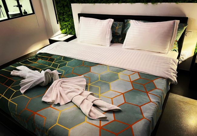 Apartment in Nice - LUXURY GARDEN JACUZZI PROMENADE Apartment in Nice - LUXURY GARDEN JACUZZI PROMENADE