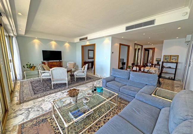 Apartment in Nice - Panoramic Sea View Promenade Apartment in Nice - Panoramic Sea View Promenade
