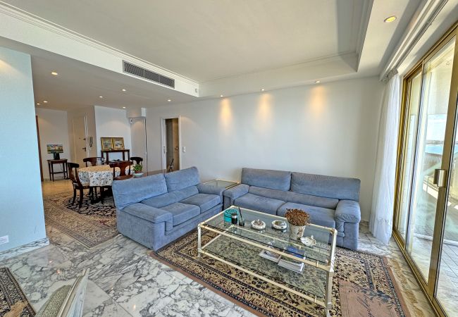 Apartment in Nice - Panoramic Sea View Promenade Apartment in Nice - Panoramic Sea View Promenade