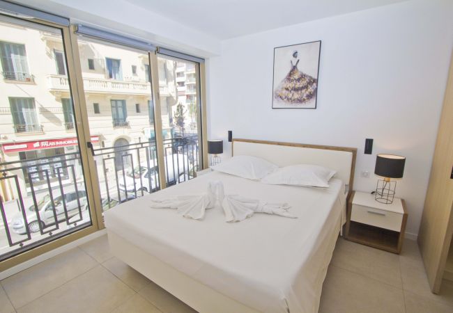 Apartment in Nice - Sea Front Palace Promenade Apartment in Nice - Sea Front Palace Promenade