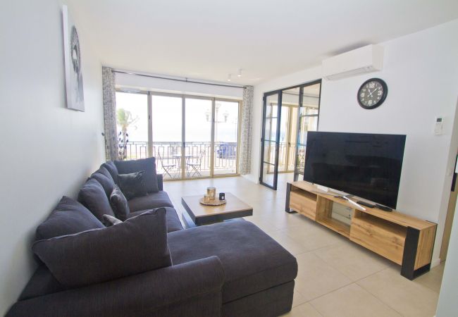 Apartment in Nice - Sea Front Palace Promenade Apartment in Nice - Sea Front Palace Promenade