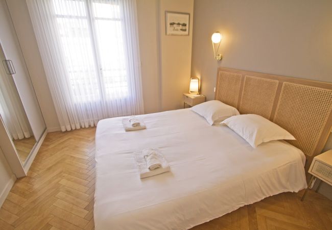 Apartment in Nice - Sea Front Condo Promenade Apartment in Nice - Sea Front Condo Promenade