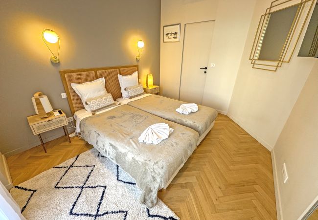 Apartment in Nice - Sea Front Condo Promenade Apartment in Nice - Sea Front Condo Promenade