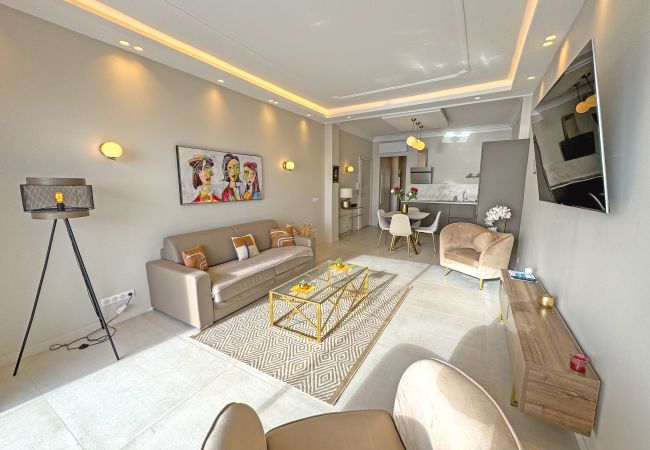 Apartment in Nice - Sea Front Condo Promenade Apartment in Nice - Sea Front Condo Promenade
