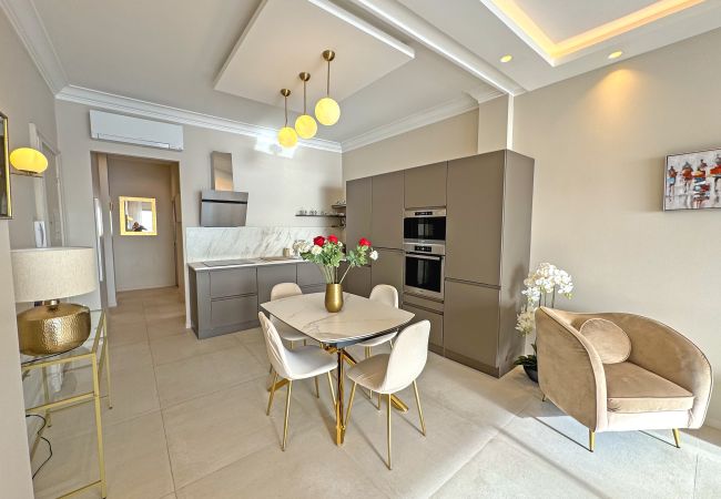 Apartment in Nice - Sea Front Condo Promenade Apartment in Nice - Sea Front Condo Promenade