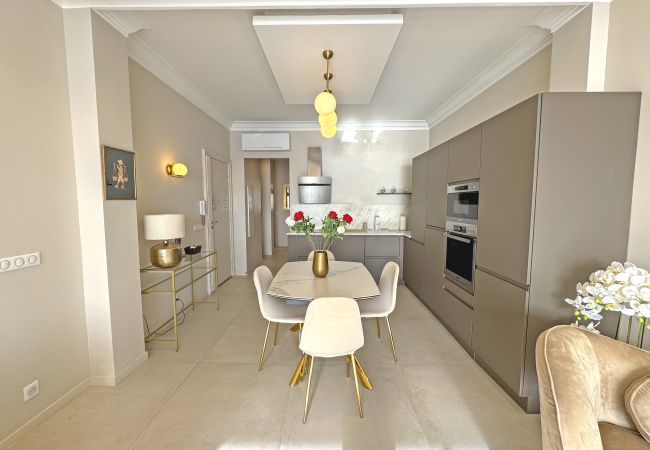 Apartment in Nice - Sea Front Condo Promenade Apartment in Nice - Sea Front Condo Promenade