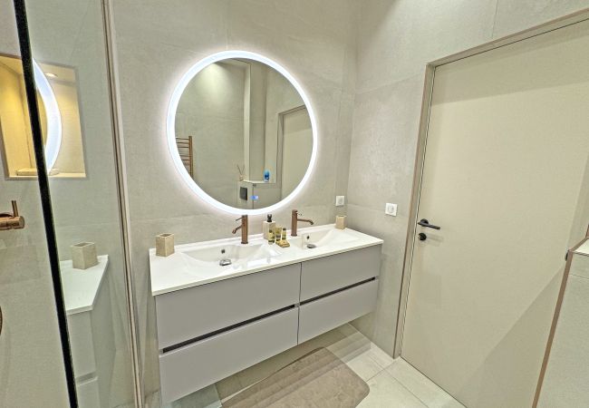 Apartment in Nice - Sea Front Condo Promenade Apartment in Nice - Sea Front Condo Promenade