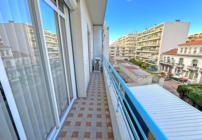 Apartment in Nice - Sea Front Condo Promenade Apartment in Nice - Sea Front Condo Promenade