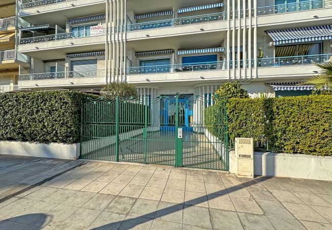 Apartment in Nice - Sea Front Condo Promenade Apartment in Nice - Sea Front Condo Promenade