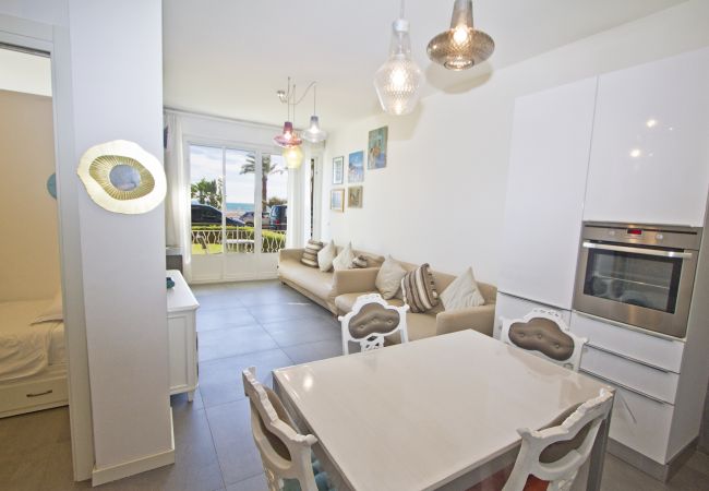 Apartment in Nice - Garden Floor Condo with Promenade Sea View Apartment in Nice - Garden Floor Condo with Promenade Sea View