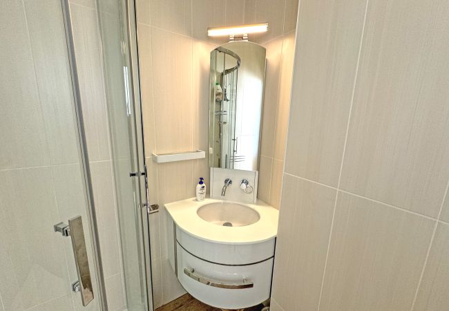 Apartment in Nice - Waterfront home with stunning panoramic outlook Apartment in Nice - Waterfront home with stunning panoramic outlook