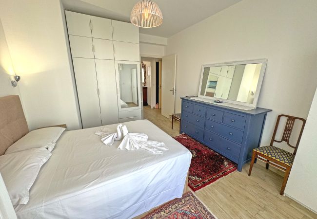 Apartment in Nice - Waterfront home with stunning panoramic outlook Apartment in Nice - Waterfront home with stunning panoramic outlook