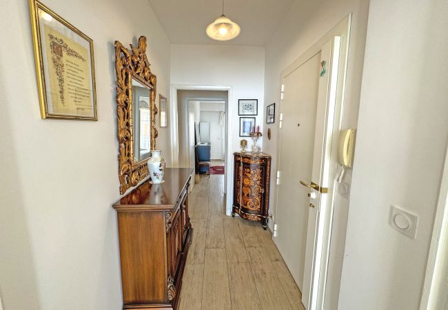 Apartment in Nice - Waterfront home with stunning panoramic outlook Apartment in Nice - Waterfront home with stunning panoramic outlook