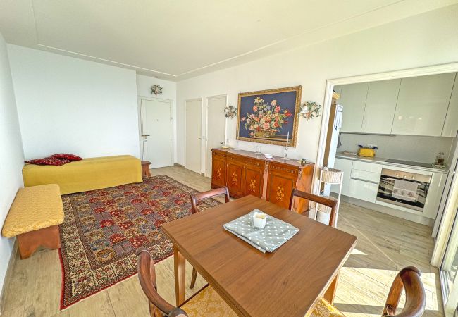 Apartment in Nice - Waterfront home with stunning panoramic outlook Apartment in Nice - Waterfront home with stunning panoramic outlook