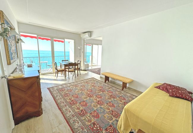 Apartment in Nice - Waterfront home with stunning panoramic outlook Apartment in Nice - Waterfront home with stunning panoramic outlook