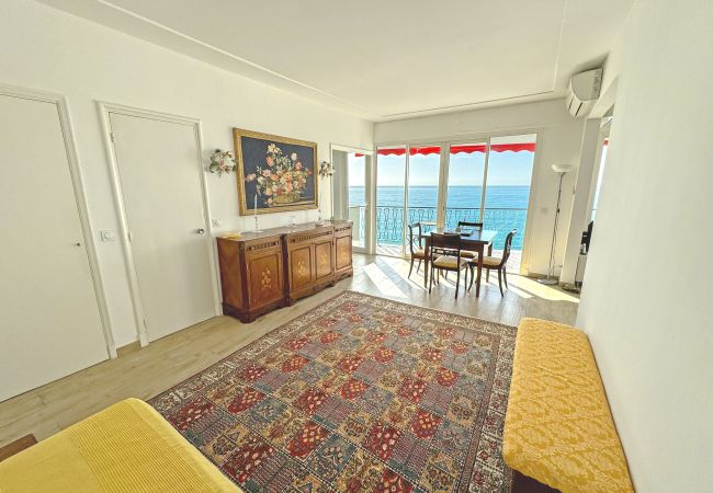 Apartment in Nice - Waterfront home with stunning panoramic outlook Apartment in Nice - Waterfront home with stunning panoramic outlook