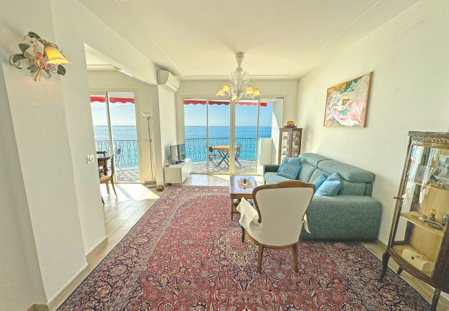 Apartment in Nice - Waterfront home with stunning panoramic outlook Apartment in Nice - Waterfront home with stunning panoramic outlook