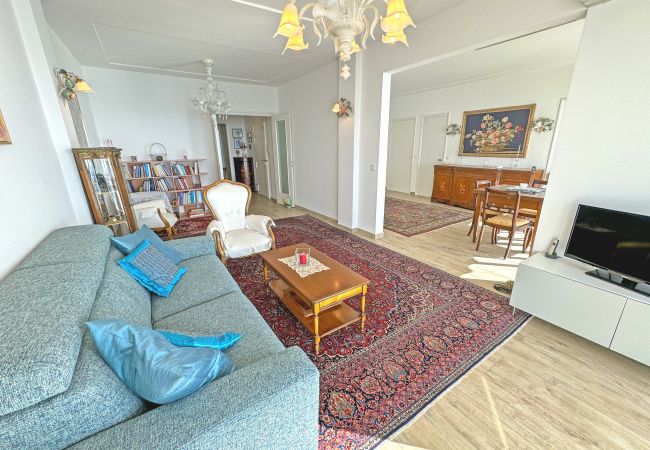 Apartment in Nice - Waterfront home with stunning panoramic outlook Apartment in Nice - Waterfront home with stunning panoramic outlook