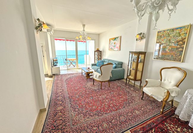 Apartment in Nice - Waterfront home with stunning panoramic outlook Apartment in Nice - Waterfront home with stunning panoramic outlook