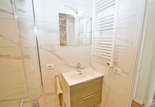 Apartment in Nice - Luxury Sea Front Condo Milord Apartment in Nice - Luxury Sea Front Condo Milord