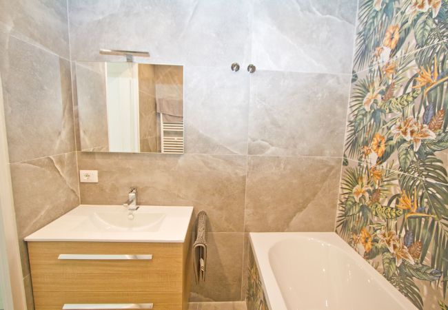 Apartment in Nice - Luxury Sea Front Condo Milord Apartment in Nice - Luxury Sea Front Condo Milord