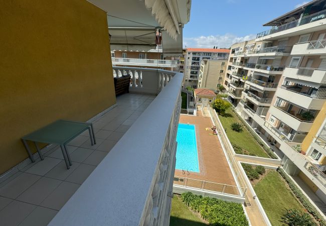 Apartment in Nice - Elegant Apartment with Sea View and Swimming pool Apartment in Nice - Elegant Apartment with Sea View and Swimming pool