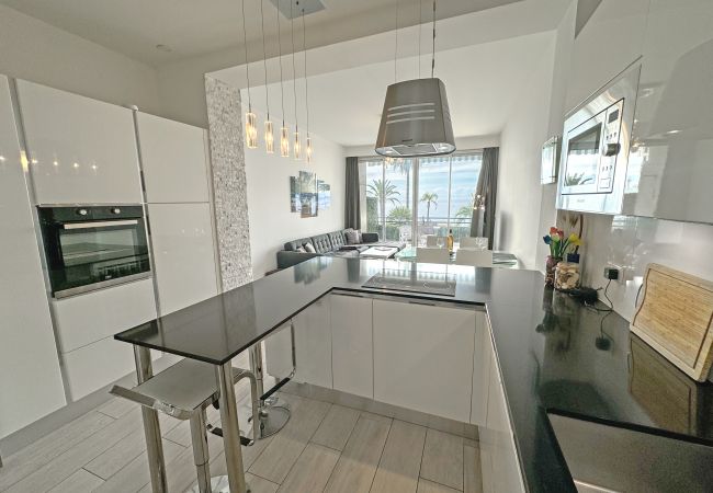 Apartment in Nice - Gorgeous Oceanfront Apartment Promenade Apartment in Nice - Gorgeous Oceanfront Apartment Promenade