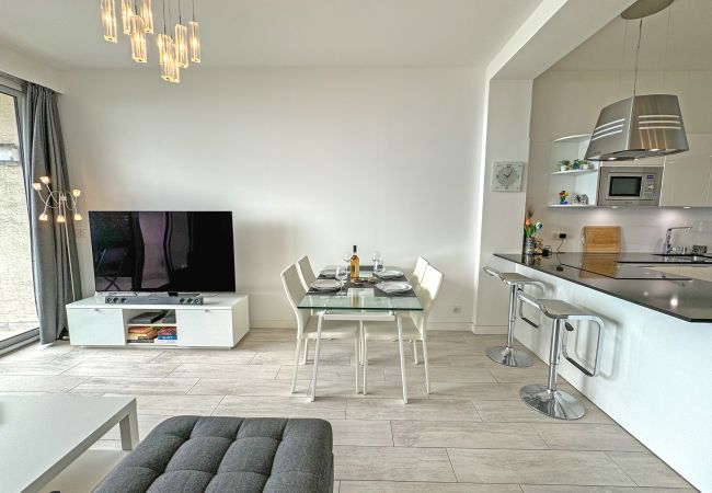 Apartment in Nice - Gorgeous Oceanfront Apartment Promenade Apartment in Nice - Gorgeous Oceanfront Apartment Promenade