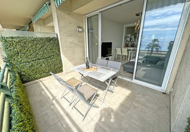 Apartment in Nice - Gorgeous Oceanfront Apartment Promenade Apartment in Nice - Gorgeous Oceanfront Apartment Promenade