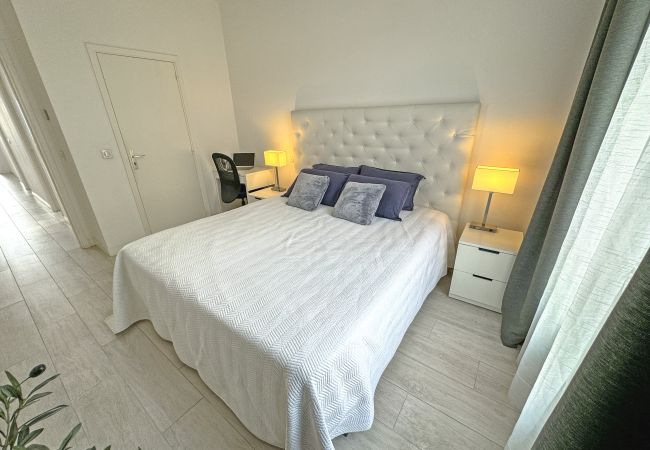 Apartment in Nice - Gorgeous Oceanfront Apartment Promenade Apartment in Nice - Gorgeous Oceanfront Apartment Promenade