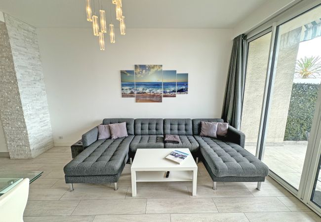 Apartment in Nice - Gorgeous Oceanfront Apartment Promenade Apartment in Nice - Gorgeous Oceanfront Apartment Promenade