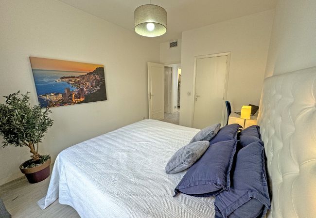 Apartment in Nice - Gorgeous Oceanfront Apartment Promenade Apartment in Nice - Gorgeous Oceanfront Apartment Promenade